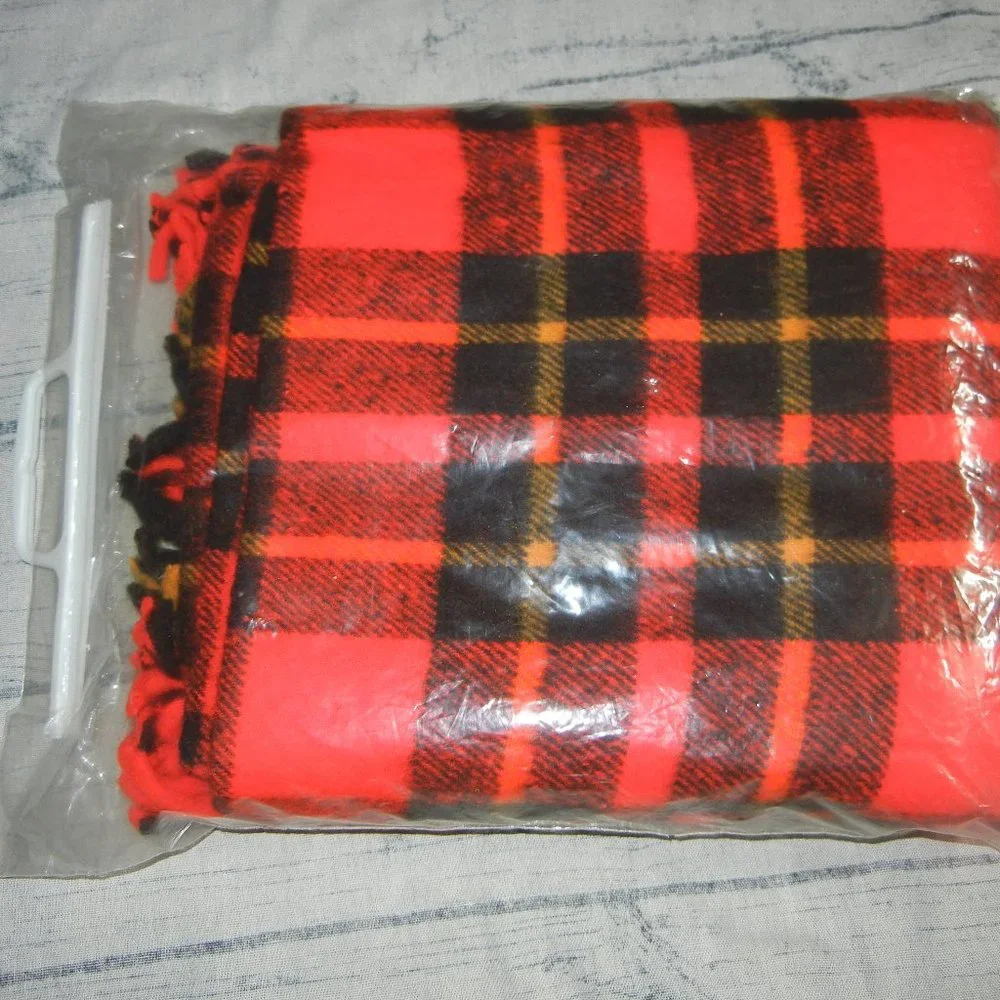 Faribo Red/Black Plaid Stadium Lap Throw Blanket 50